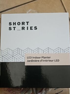 Short Stories NWT LED Indoor Planter - White